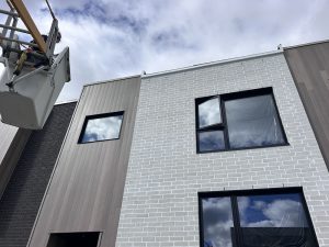 Service de teinture et peinture de brique après dans la grande région de Montréal - Ravalement Rive-Sud