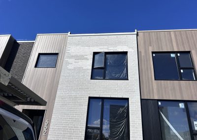 Service de teinture et peinture de brique avant dans la région de Montréal - Ravalement Rive-Sud